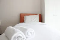 Cozy & Trendy Studio at Gateway Pasteur Apartment by Travelio - balcony