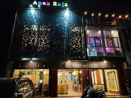 Penginapan Anak Raja - Palangkaraya Syariah Отели в г. Langkai