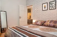 Huning House - 5 Bedrooms - 4-Star