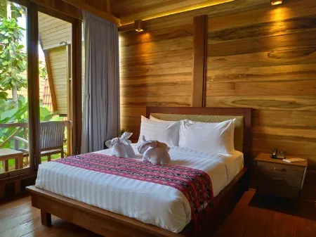 Aloravilla Hotel Lombok Senggigi Отели в г. Західний Ломбок