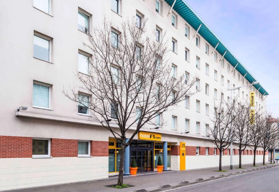 hotelF1 Paris Porte de Montreuil-Bagnolet Updated 2023 Room Price-Reviews &  Deals | Trip.com