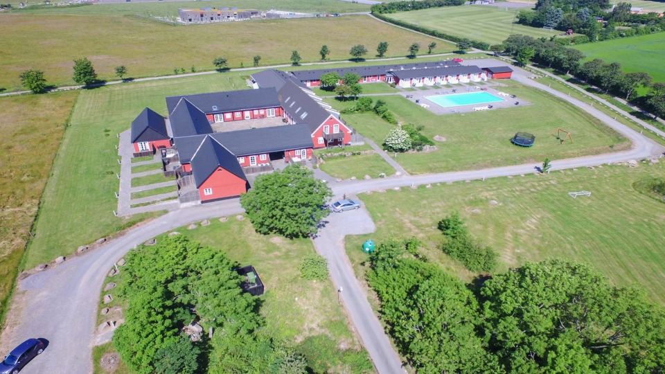 "Esbern" - 6km from the Sea