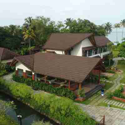 Gokulam Grand Resort & Spa, Kumarakom Hotel Exterior