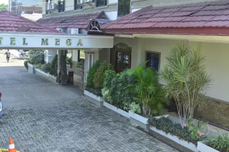 Hotel Mega Proklamasi