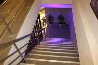Sleep Inn Phuket - Hosteller