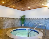Quality Inn & Suites Keokuk North - Hot Tub