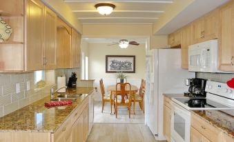 819 Chestnut Court