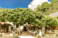 Le Pont de l'Ouysse Hotel di Meyronne