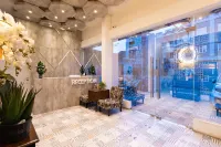 RedDoorz Premium Near Centre Point Mall Medan Hotels in Silalas