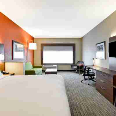 Holiday Inn Express Evansville Rooms