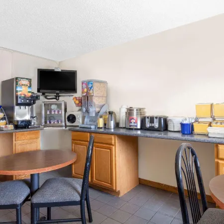Days Inn by Wyndham Columbia NE Fort Jackson
