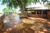 PAR 5 Resort Hotels in Two Rivers