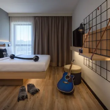 Moxy Lisboa Oriente Отели рядом с достопримечательностью «Edificio Atlantis»