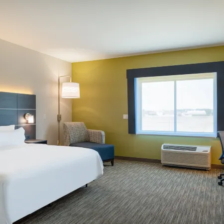 Holiday Inn Express & Suites WATERTOWN by IHG Hotele w: Codington County