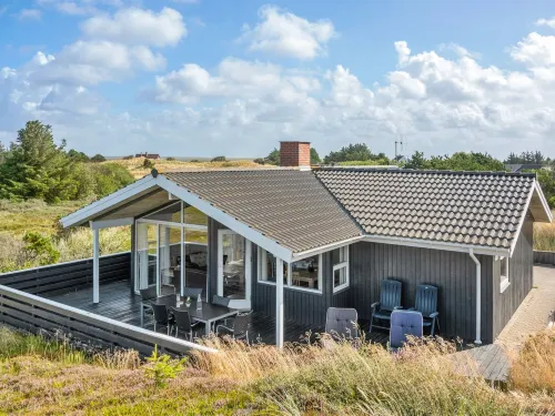 "Electra" - 500m to the Fjord