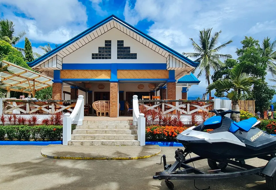 Party Beach Resort - Housity