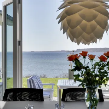 "Lander" - 20m from the Sea