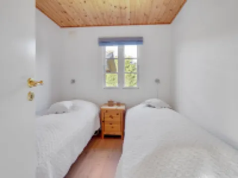 "Undis" - 660m from the Sea