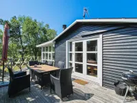 "Olof" - 100m from the Sea - 4-Star