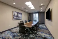 Fairfield Inn & Suites Sandusky - parking