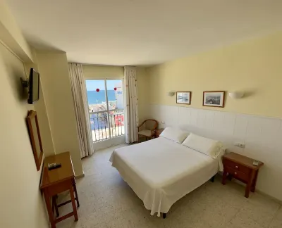 Hotel Cabello Các khách sạn gần La Carihuela