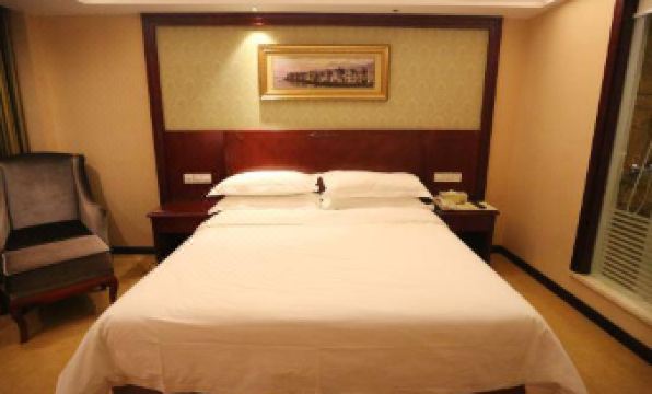Vienna Hotel (Nanchang Changnan Fuxing Avenue East Subway Station) - Housity