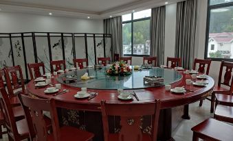 Luotian Shuikou Manor