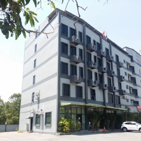 Langkawi Baron Hotel Отели рядом с достопримечательностью «Площадь Орла»