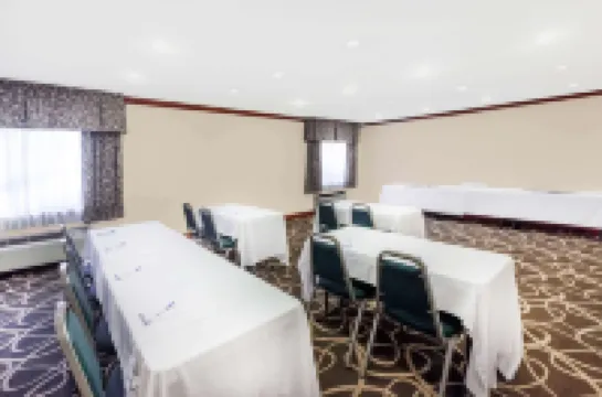 Baymont by Wyndham Grand Rapids Airport