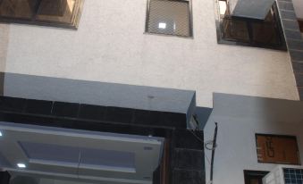 Hotel Chouhan Paradise - Housity