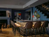 Hotel Arts Kensington Hotels near Lions Park C train