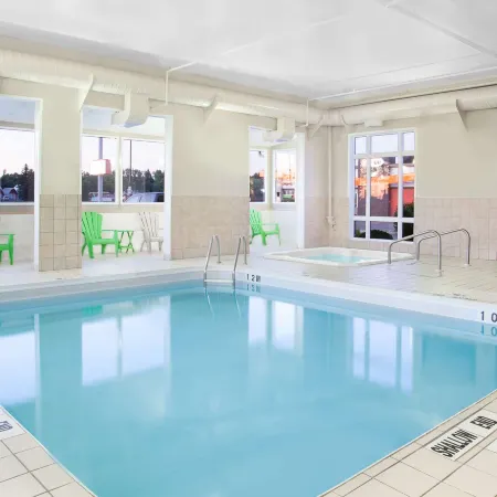 Super 8 by Wyndham Brandon MB