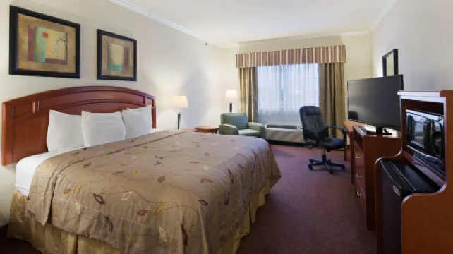Best Western Cleveland Inn  Suites