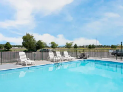 Ramada by Wyndham Flagstaff East Hotels in Flagstaff