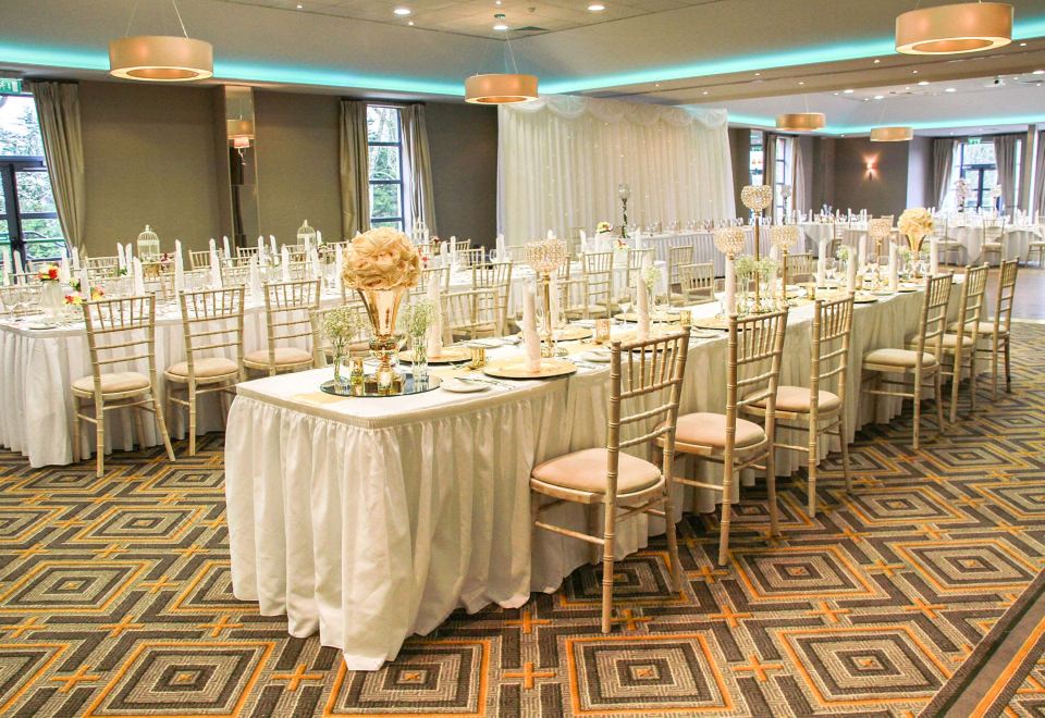 Radisson Blu Hotel and Spa Limerick Over view