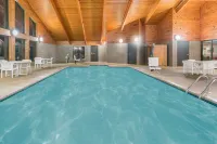 Baymont by Wyndham Kasson Rochester Area - piscina