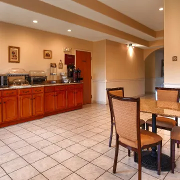 Best Western Plus Bass Hotel  Suites