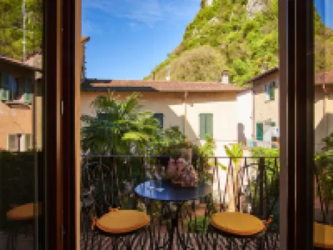 Cris House Hotels in Porlezza
