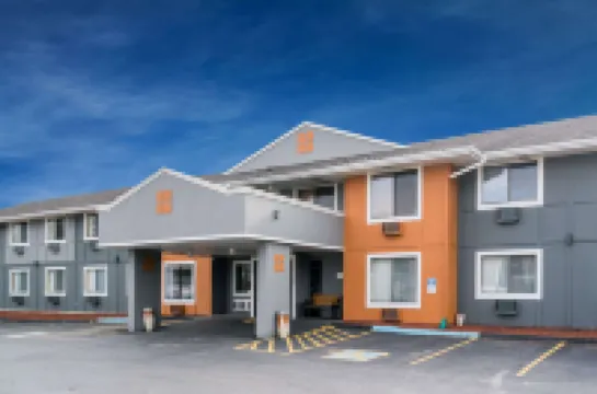 Super 8 by Wyndham Rochester Mayo Clinic Area のホテル