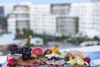 Embassy Suites by Hilton Aruba Resort - breakfast