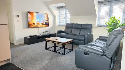 Stunning Two-Bedroom Apartment at A3Ree, Free Parking, Near Cribbs Causeway Mall Hotels in 