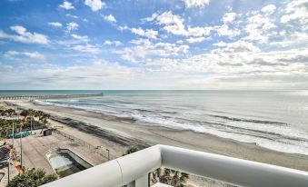 Myrtle Beach Condo w/ Balcony & Ocean Views!