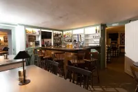 Blue Bear Inn Hotels in Francestown