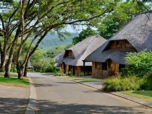 Cambalala - Luxury Units - in Kruger Park Lodge - Serviced Daily, Free Wi-Fi