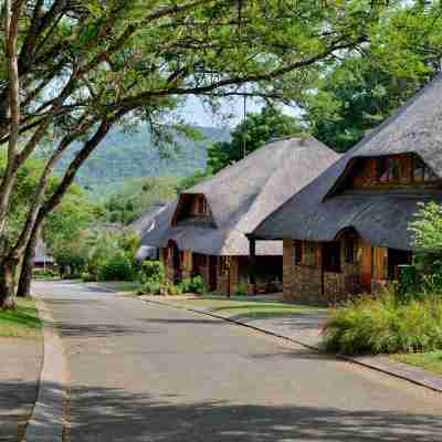Cambalala - Luxury Units - in Kruger Park Lodge - Serviced Daily, Free Wi-Fi Hotel Exterior