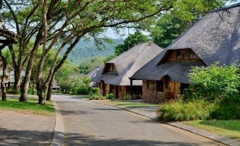 Cambalala - Luxury Units - in Kruger Park Lodge - Serviced Daily, Free Wi-Fi
