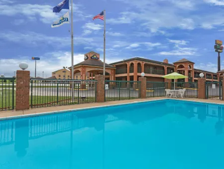 Days Inn by Wyndham Franklin