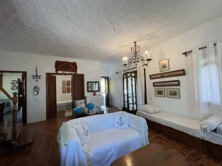 Spacious Maisonette on the "eu Blue Beach" of Kalogria in Sithonia, Greece Num1 Отели рядом с достопримечательностью «Nikitis Beach Sithonia»