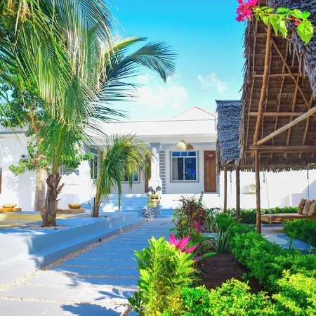 Uhuru Hotel & Restaurant