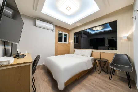 Gwangju (Samdong Station) Excursion